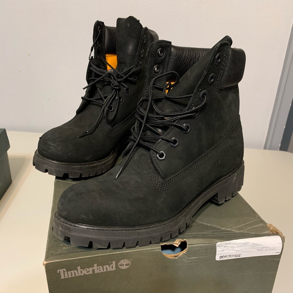 - Men Timberland boots